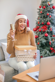 和空姐荒岛求生的日子